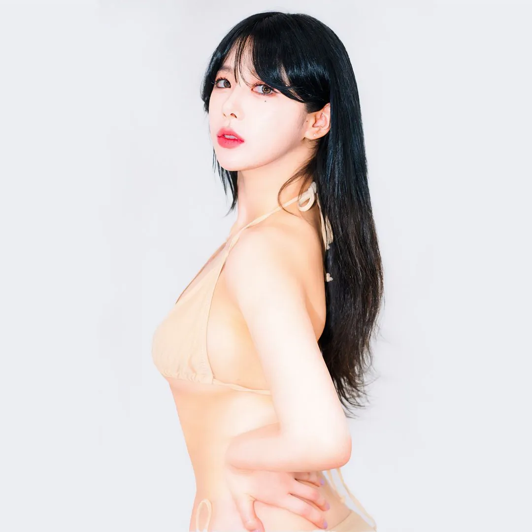 Foxylicious (폭시리셔스) 🦊 (KGroup) 라이브 캠