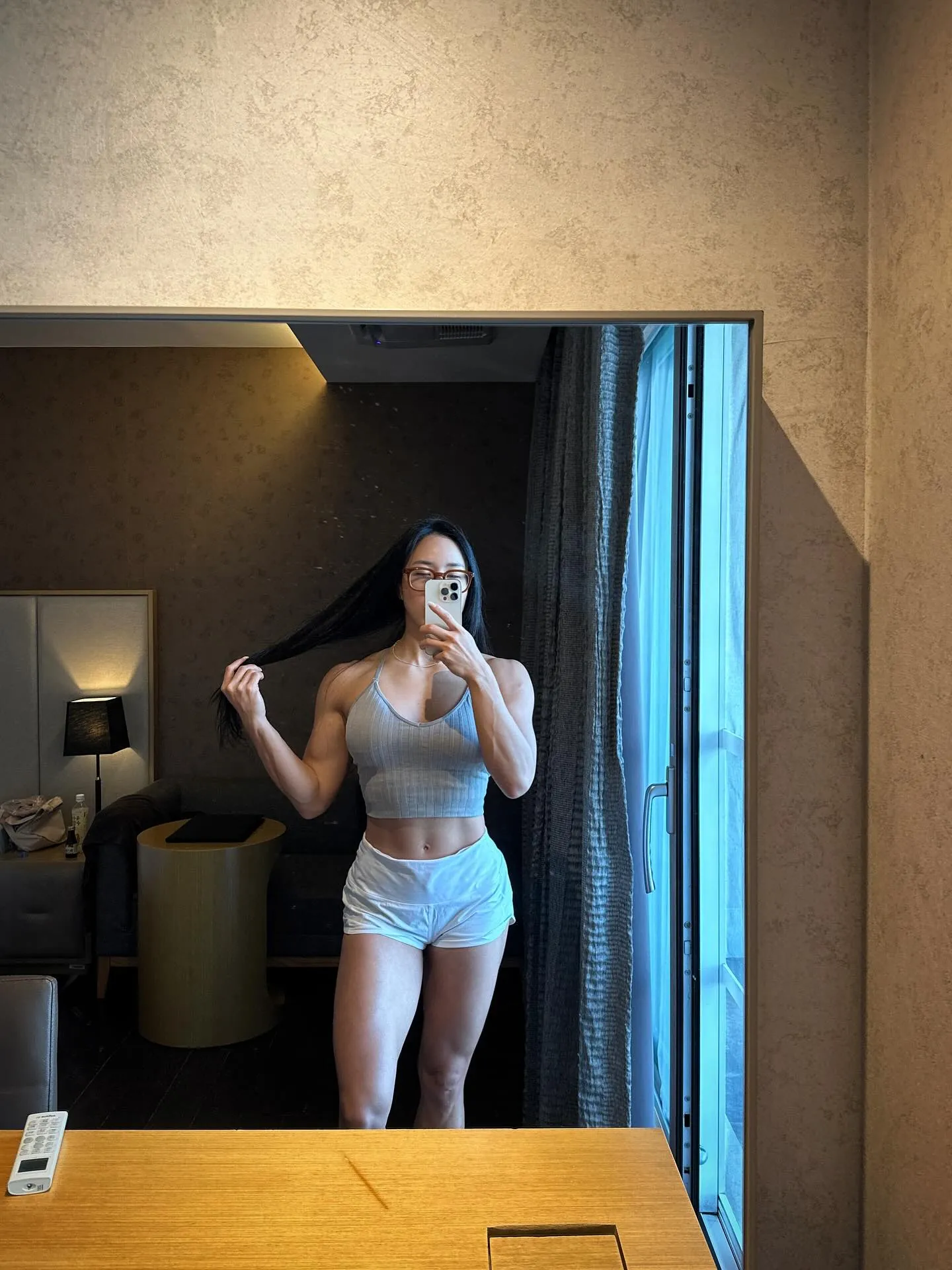 Helena_ifbbpro 라이브 캠