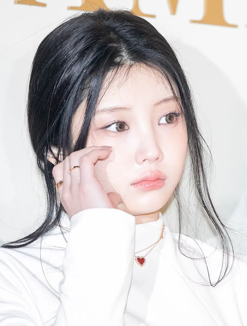 Wonhee - ILLIT 라이브 캠