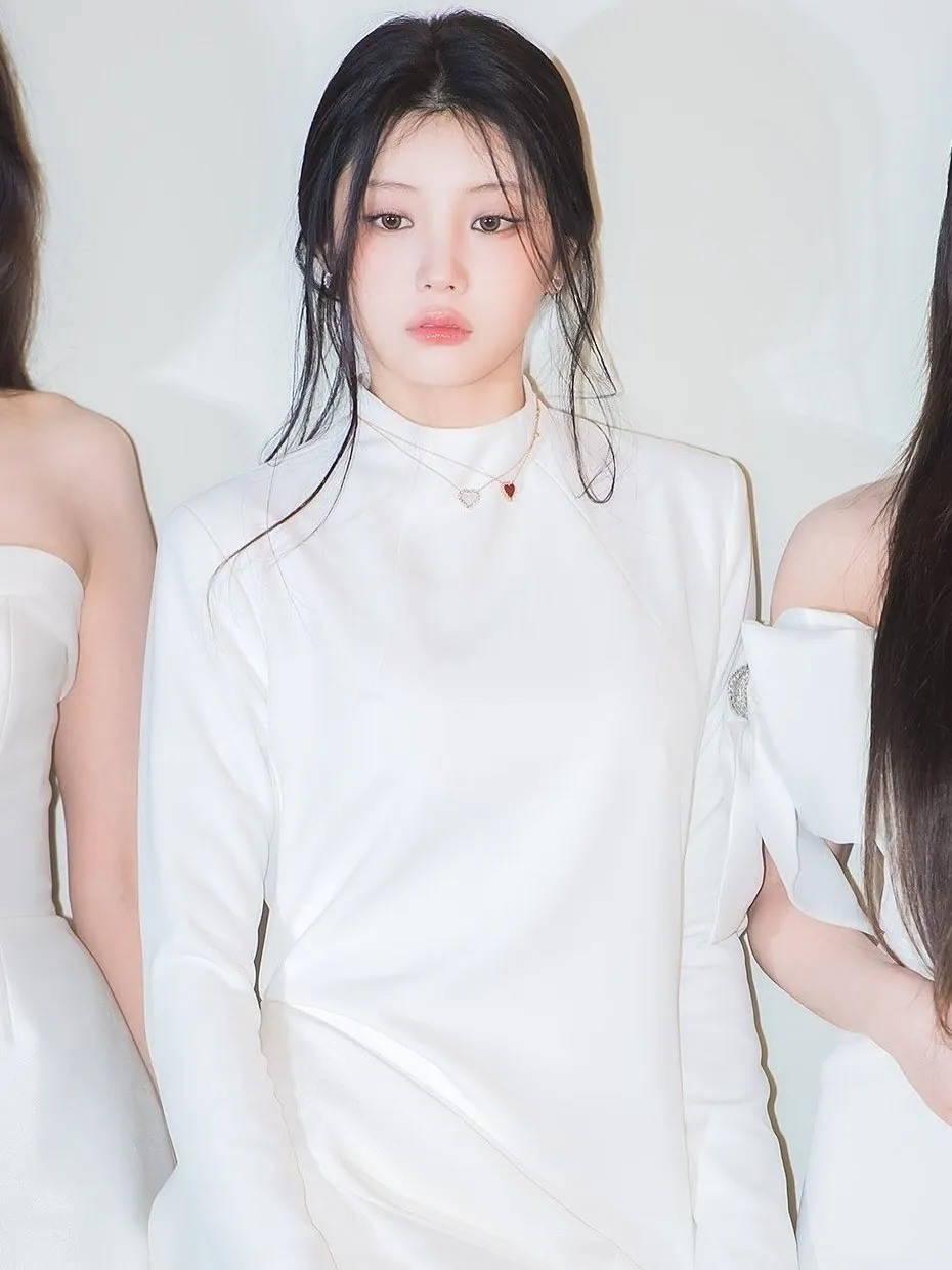Wonhee - ILLIT 라이브 캠
