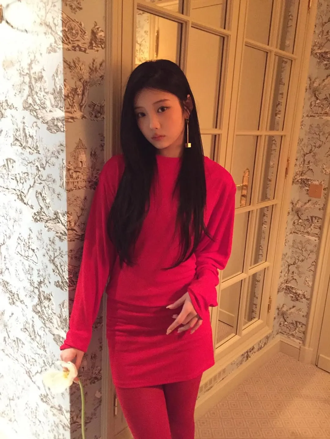 Wonhee - ILLIT 라이브 캠