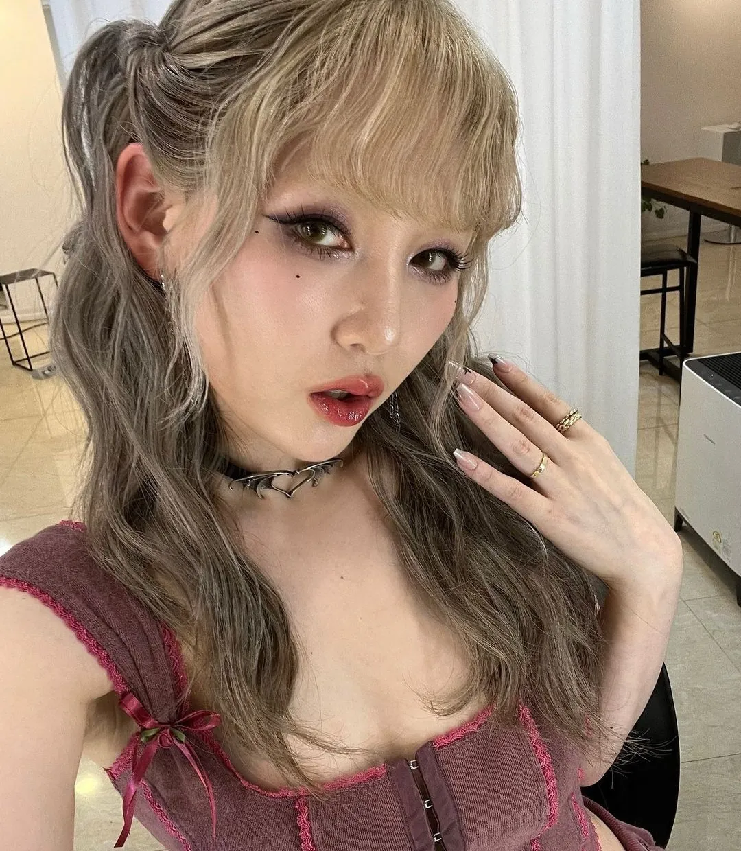 Ash-B 라이브 캠