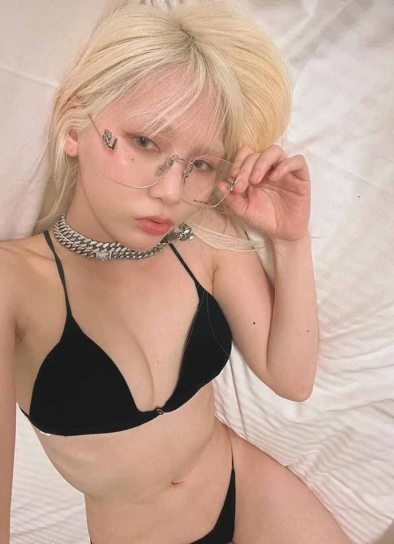 Ash-B 라이브 캠