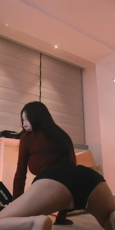 Haxxnini 라이브 캠