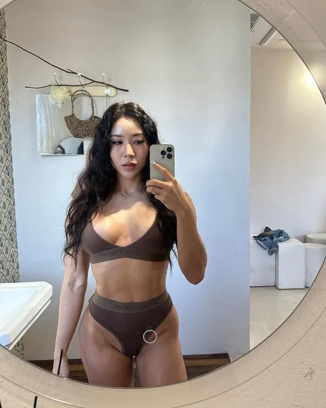 Helena_ifbbpro 라이브 캠