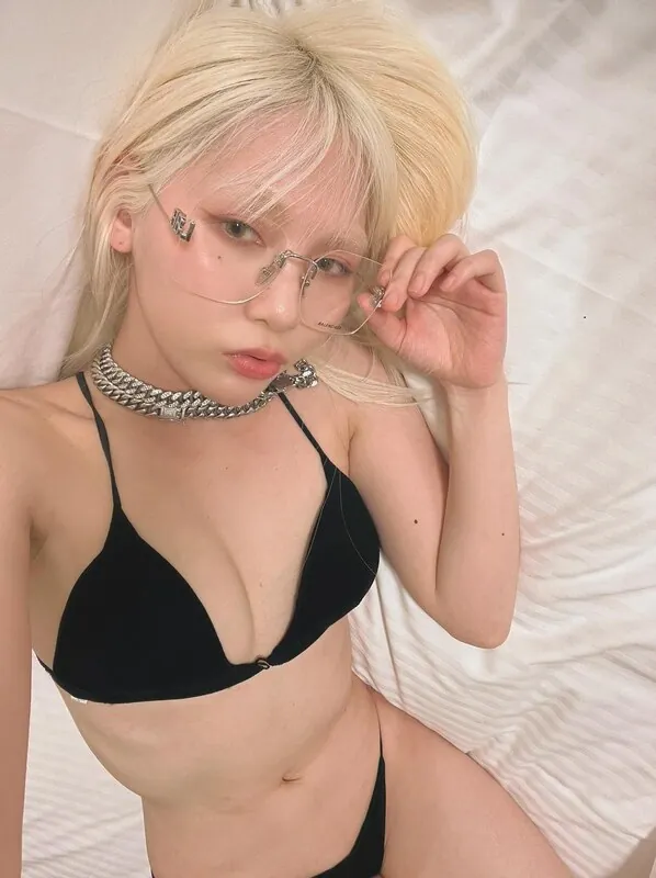 Ash-B 라이브 캠