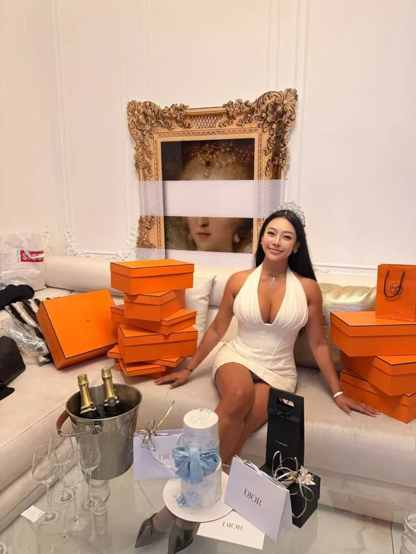 Lee So Young이소영, 이소young하게, Relaxxq0923｜사진7장·새 하이라이트