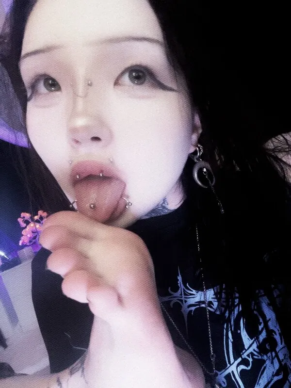 Lein Bone 라이브 캠