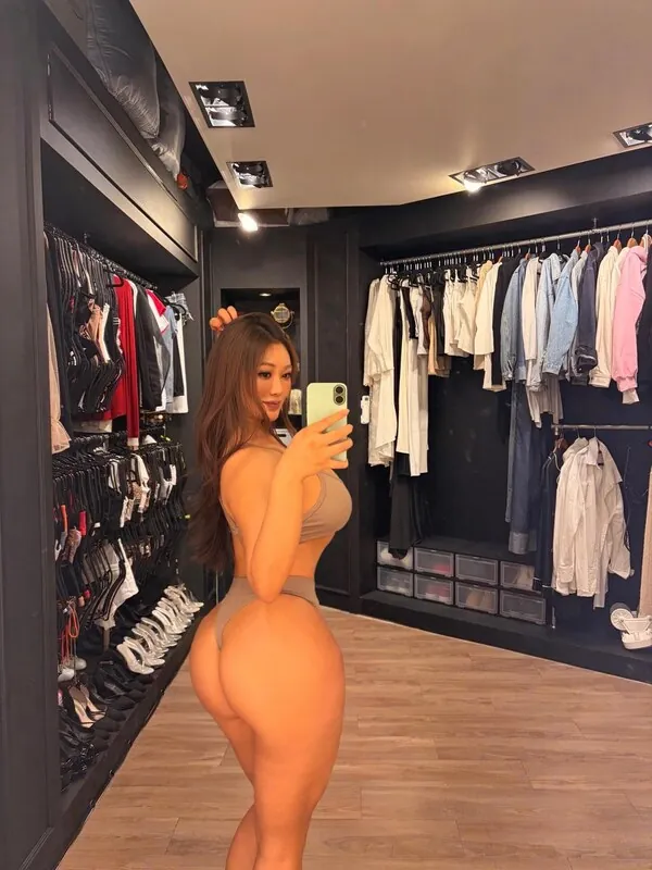 hyunji_queen 라이브 캠