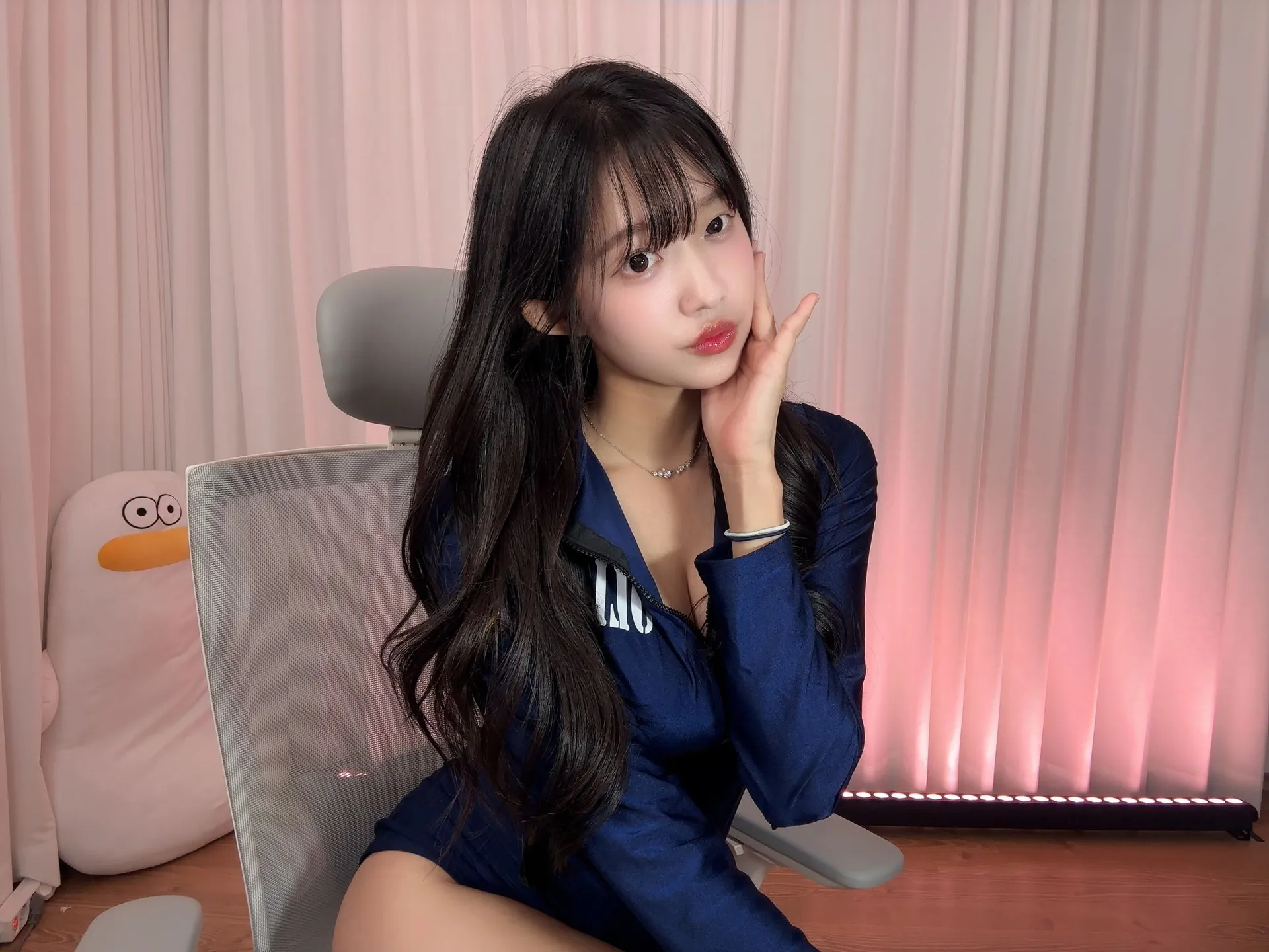 눈또 (lapq8306) 라이브 캠