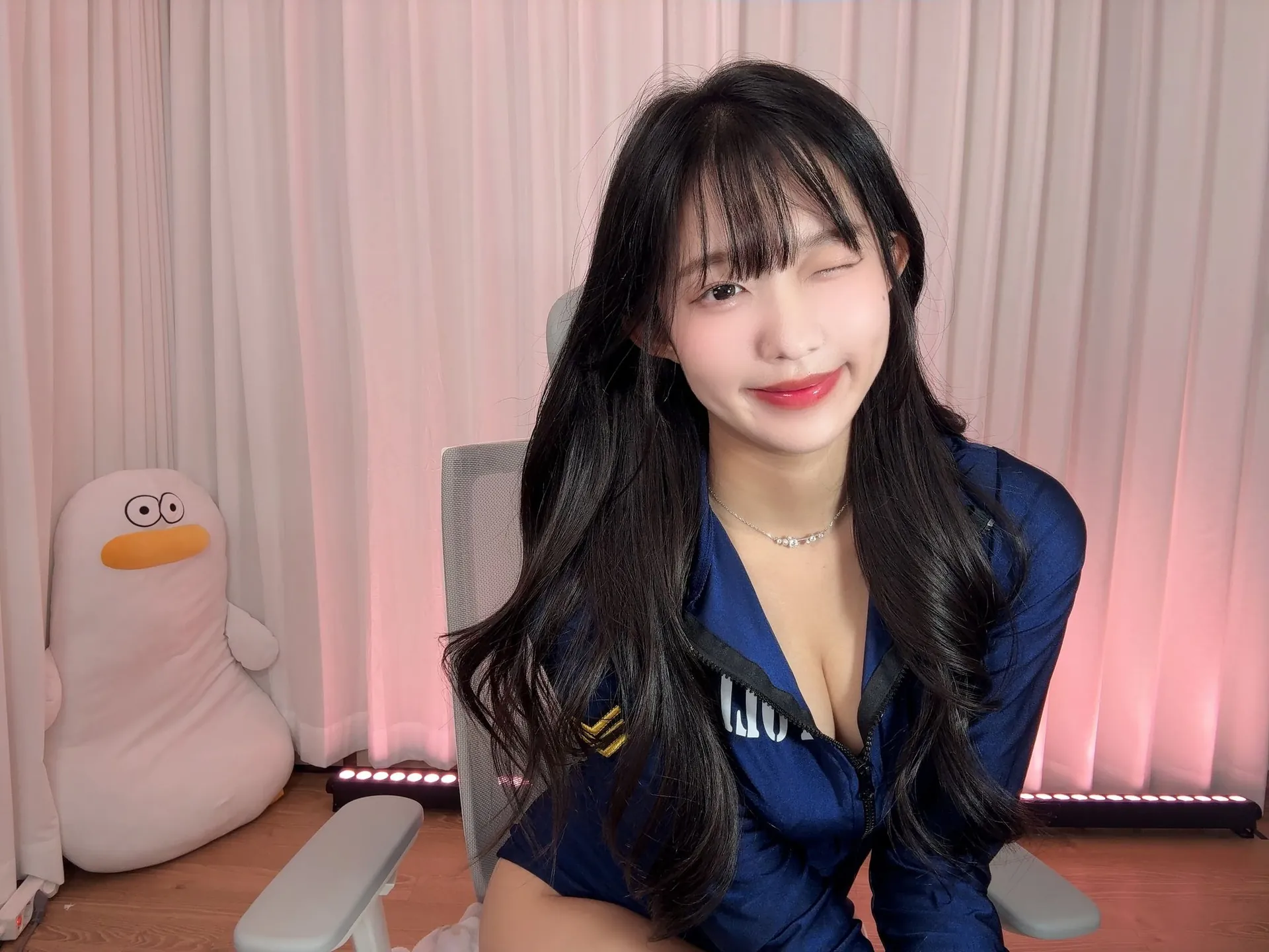 눈또 (lapq8306) 라이브 캠