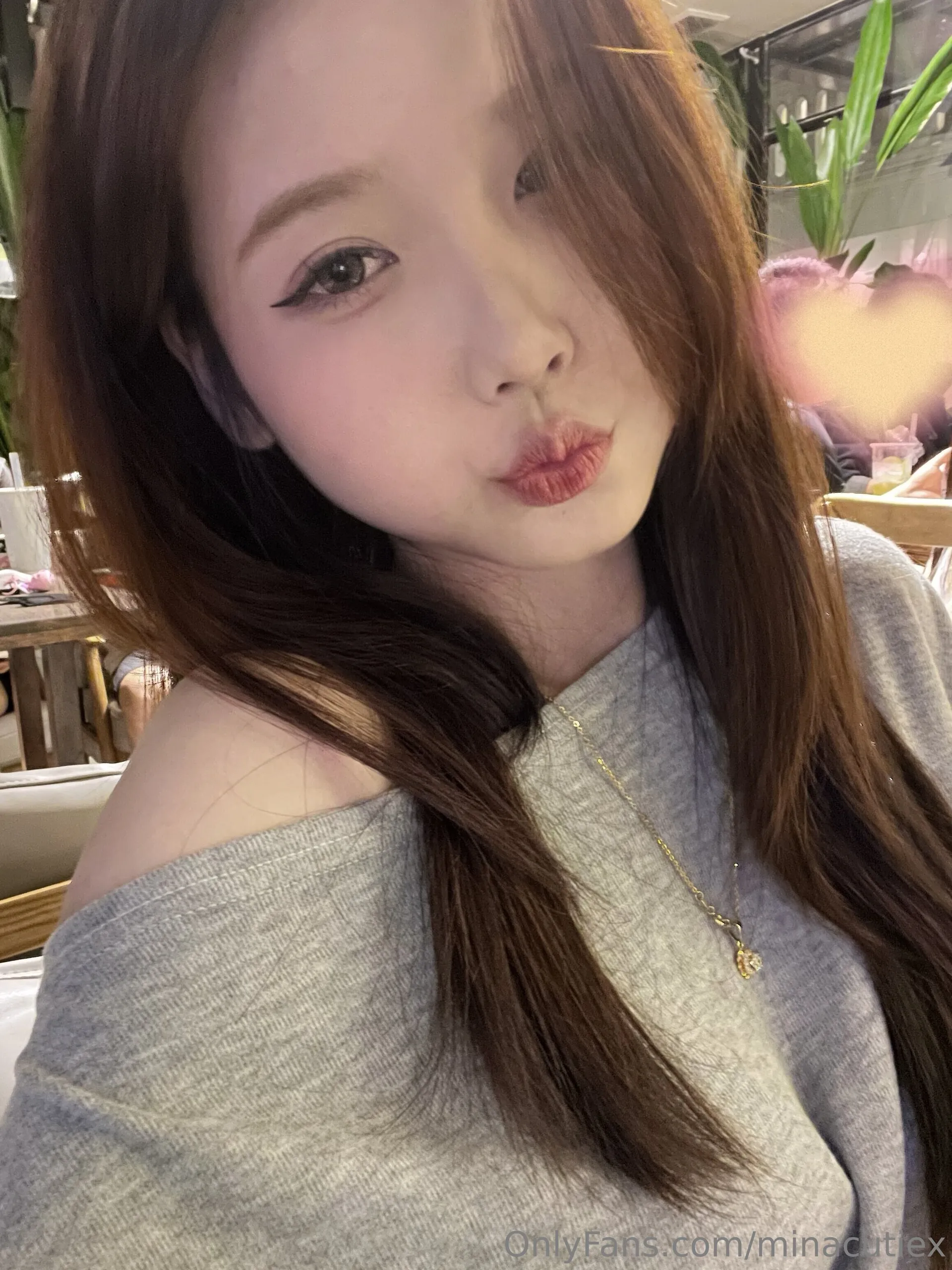 minacutiex 라이브 캠