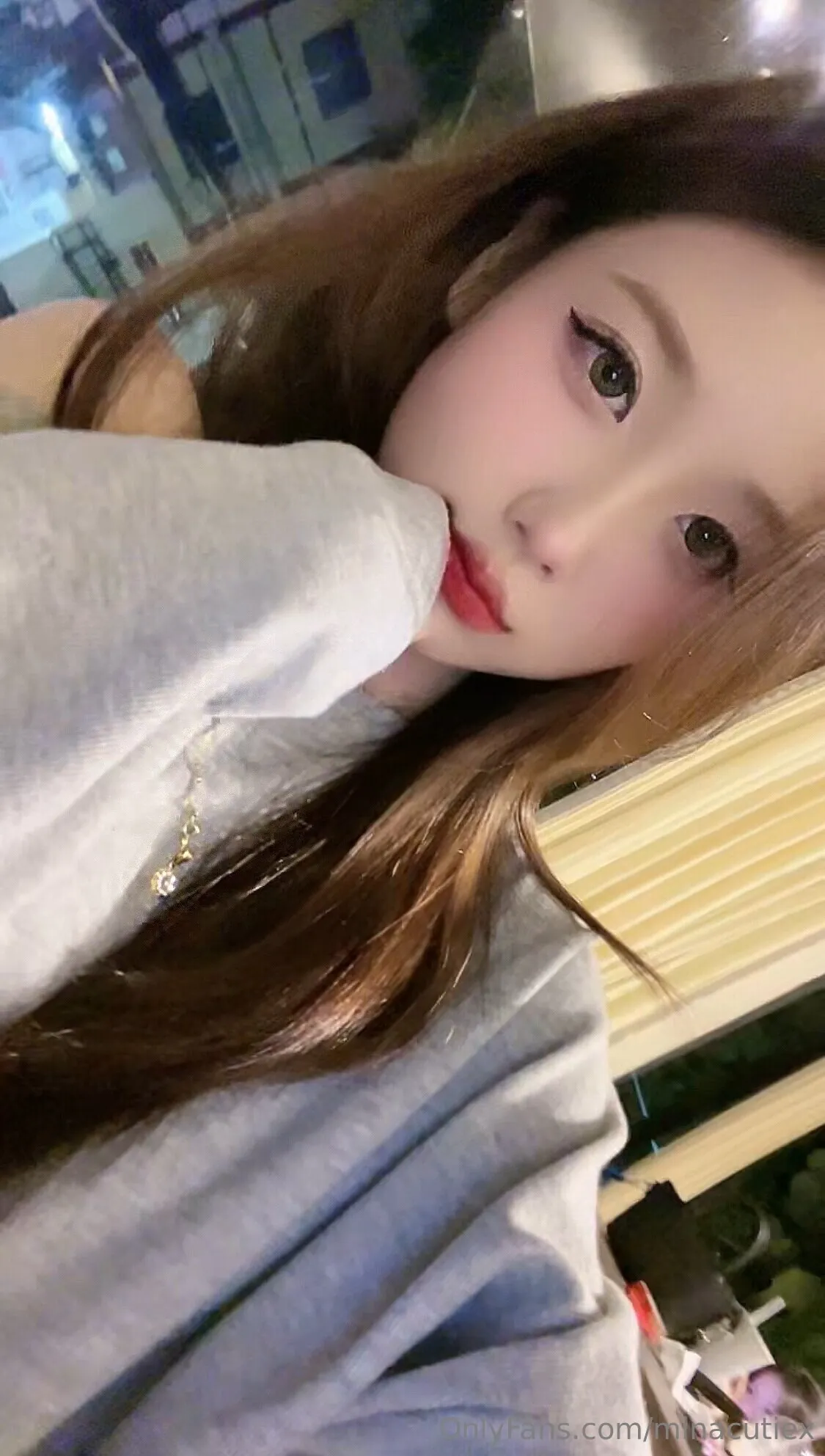 minacutiex 라이브 캠