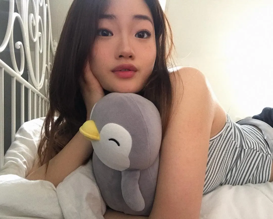 Sarah Hwang 라이브 캠
