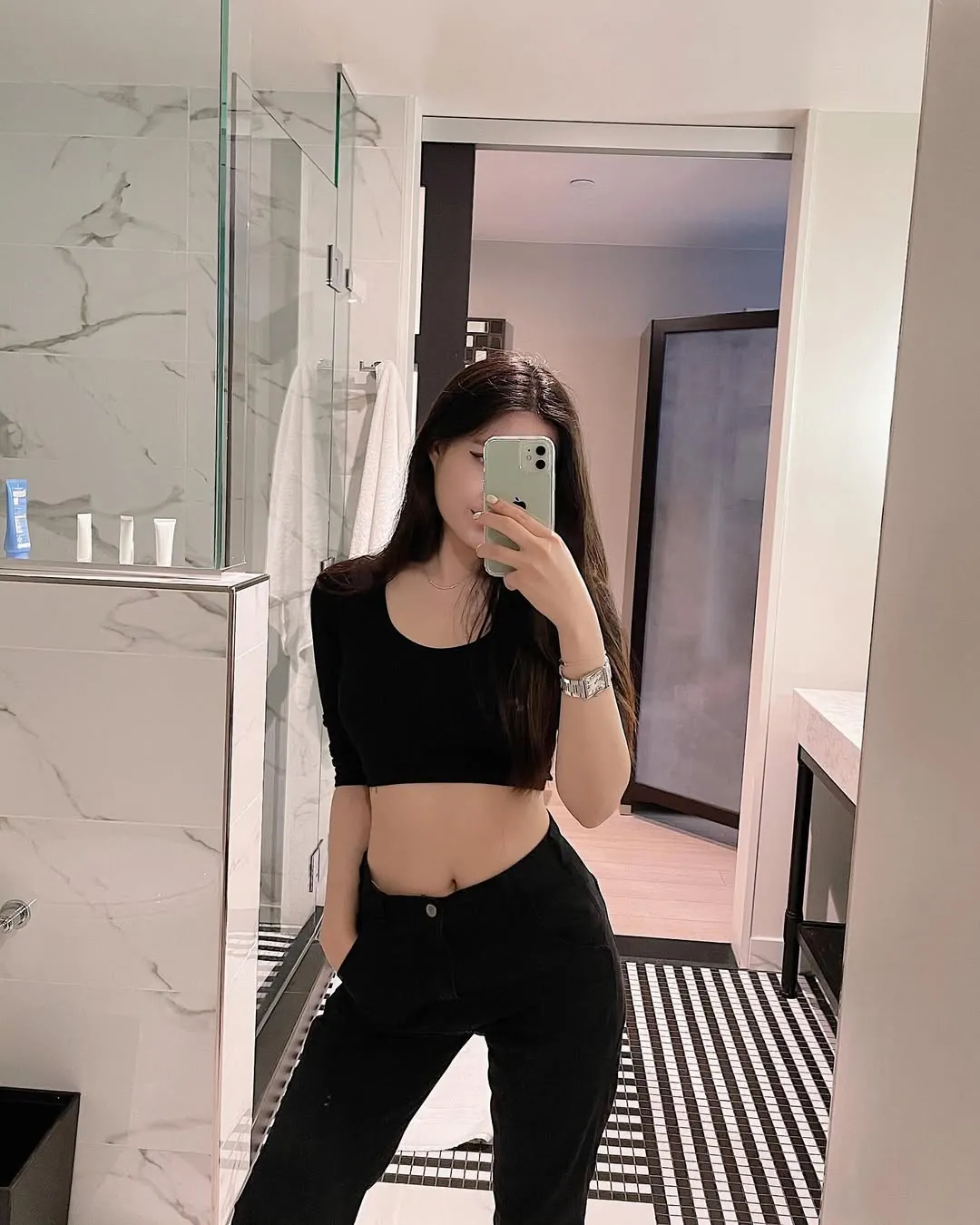 Sarah Hwang 라이브 캠